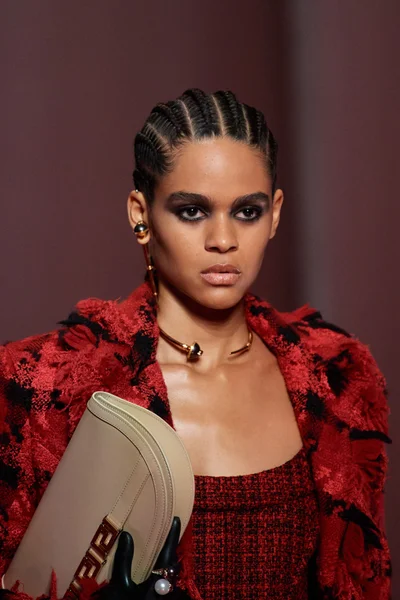 Look 50